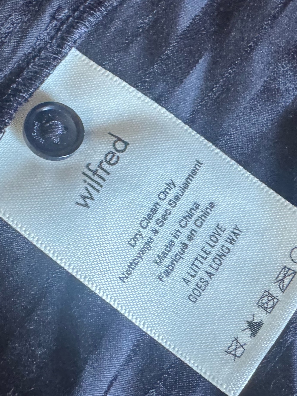 Aritzia Wilfred Zelie Silk Satin Stripe Shirt V Black Buttons Blouse Long Sleeve - Picture 14 of 16
